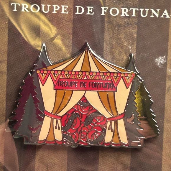 New Enamel Pin Troupe De Fortuna Dust and Pages - Picture 2 of 2